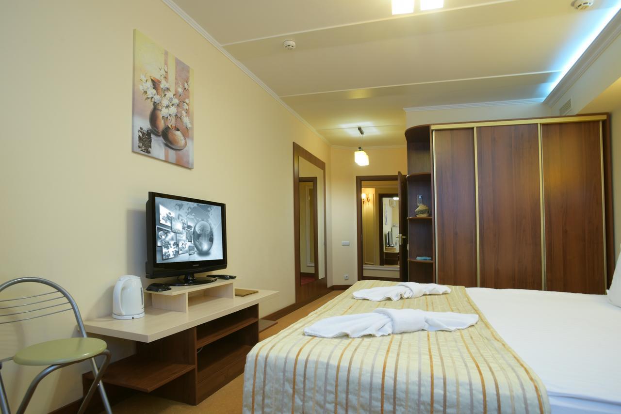 7 Sky Hotel Klinicheskaya Street Kyjev Exteriér fotografie