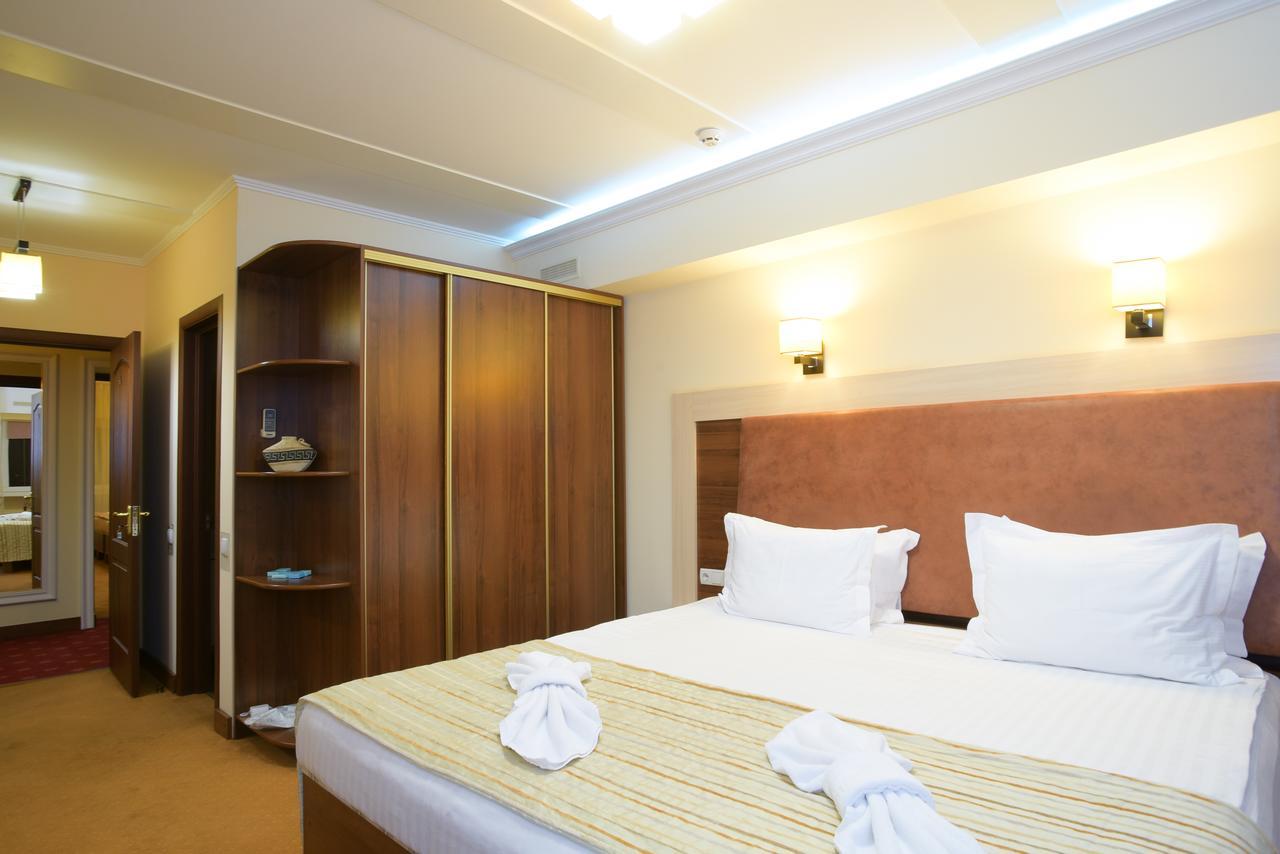 7 Sky Hotel Klinicheskaya Street Kyjev Exteriér fotografie