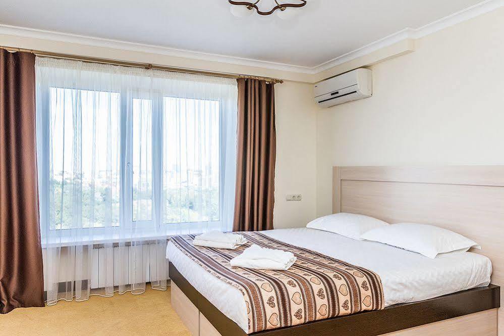 7 Sky Hotel Klinicheskaya Street Kyjev Exteriér fotografie