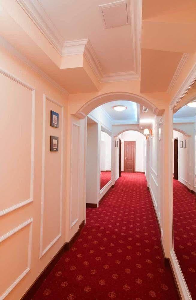 7 Sky Hotel Klinicheskaya Street Kyjev Exteriér fotografie
