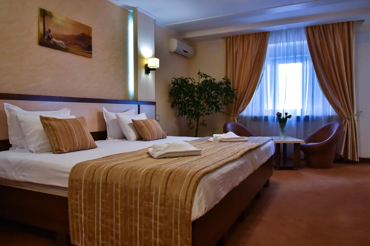 7 Sky Hotel Klinicheskaya Street Kyjev Exteriér fotografie